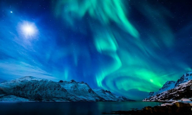 Μοναδικό! Απολαύστε το Βόρειο Σέλας μέσα από ένα γυάλινο ιγκλού (pics)