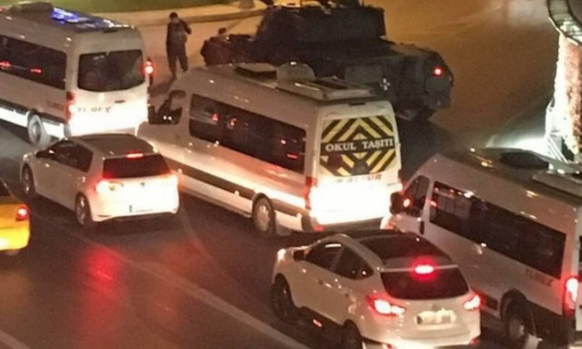 Έλληνες εγκλωβισμένοι στο αεροδρόμιο της Κωνσταντινούπολης