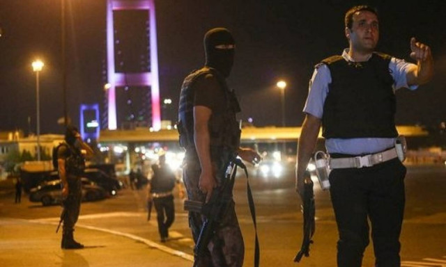 Πραξικόπημα Τουρκία: Κλείνουν τα στενά του Βοσπόρου για τα δεξαμενόπλοια «για λόγους ασφαλείας»