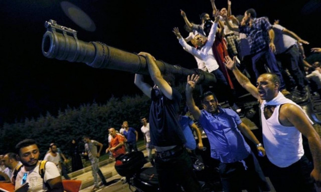 Τουρκία: Συνελήφθησαν δύο ανώτατοι αξιωματικοί με την κατηγορία της «προδοσίας»