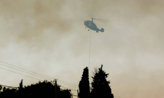 Σε ύφεση οι πυρκαγιές σε Πιερία και Λάρισα