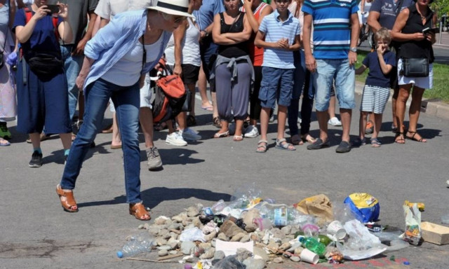 Επίθεση Γαλλία: Ξένοι περίπου οι μισοί νεκροί του μακελειού στη Νίκαια (vid)