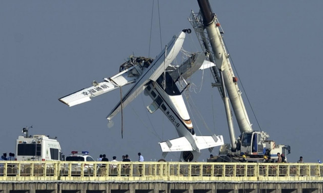 Τραγωδία στην Κίνα: Συντριβή υδροπλάνου στη γέφυρα της Σαγκάης - Πέντε νεκροί (pics)