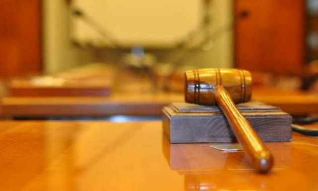 Σαρωτικοί πλειστηριασμοί και πρώτης κατοικίας για να απομακρύνουν τον «κόφτη»