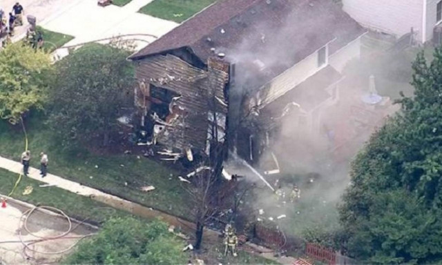 Συντριβή μικρού αεροσκάφους σε κατοικία στο Ιλινόις