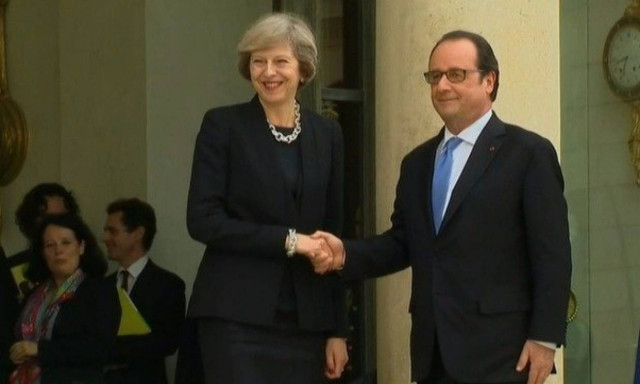 Ολάντ προς Μέι: Γιατί τόση καθυστέρηση με το Brexit; (video)