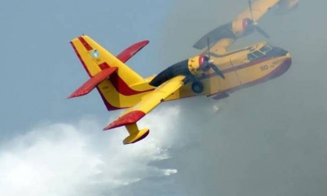 ΤΩΡΑ: Πυρκαγιά στην Καμάριζα Λαυρίου