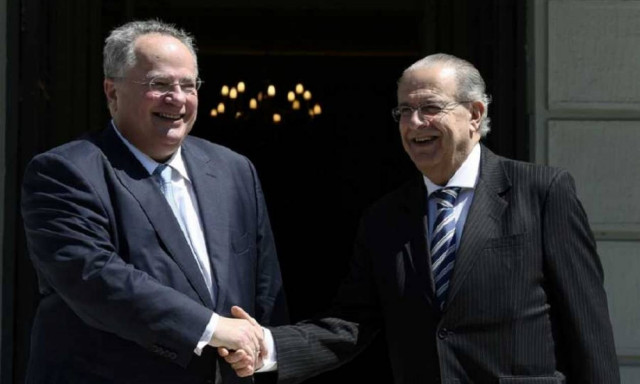 Κασουλίδης και Κοτζιάς συμφωνούν: Να απομακρυνθούν τα τουρκικά στρατεύματα κατοχής από την Κύπρο