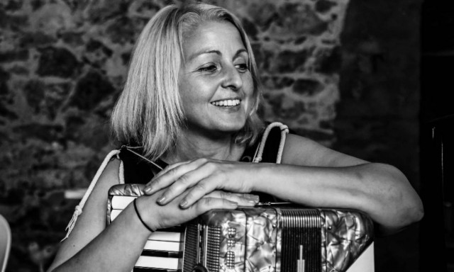 Αποστολή Θράκη: To Newsbomb.gr μιλά με την ηρωική δασκάλα Χαρά Νικοπούλου (vid + pics)