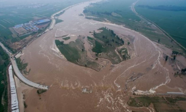 Συναγερμός στην Κίνα: Έκλεισαν δεκάδες τουριστικές περιοχές γύρω από το Πεκίνο (vid)
