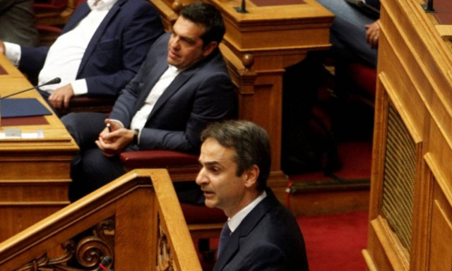 Σύγκρουση Τσίπρα - Μητσοτάκη την Τρίτη (26/7) με «φόντο» την εξεταστική για την οικονομία