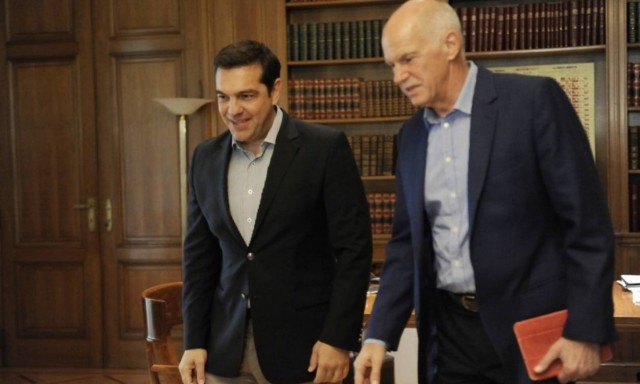 Βαράνε νταούλια, χορεύει ο Αλέξης, για τον Γιωργάκη!