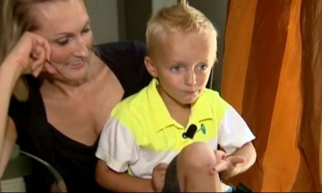 Έσπασε το σπυρί του γιου της παρά τις εντολές των γιατρών. Το… ζωντανό που είδε θα σας ανατριχιάσει!