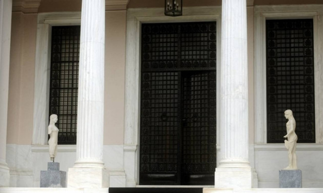 Κυβέρνηση: Εμείς φτιάξαμε το αεροδρόμιο της Πάρου