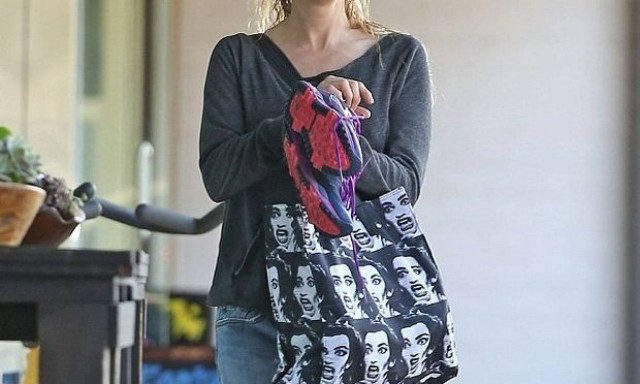 H star χωρίς ίχνος μακιγιάζ  δίνει την καλύτερη απάντηση σε όλους όσους κατηγόρησαν την εμφάνισή της