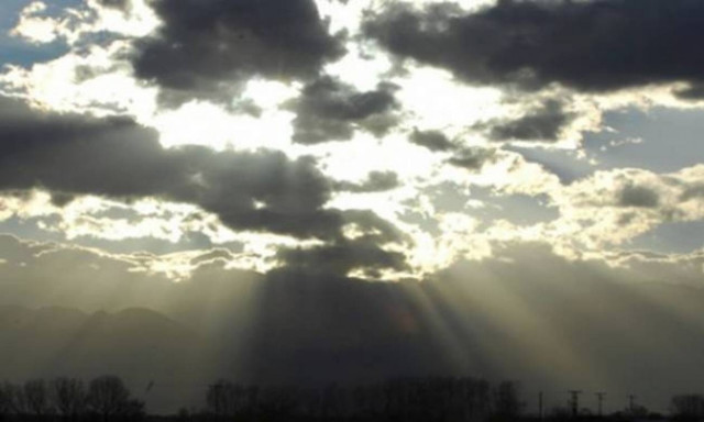 Ο καιρός μας δουλεύει! Με καύσωνα και καταιγίδες η Τρίτη (pics)