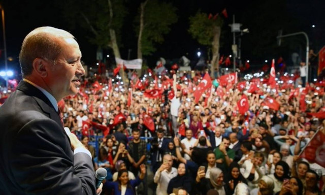 Ερντογάν: «Εάν ο λαός θέλει τη θανατική ποινή, τα κόμματα θα ακολουθήσουν»