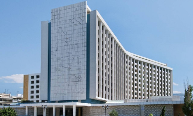 «Αλλαγή σκυτάλης» στην ιδιοκτησία του Hilton: Σε ποια χέρια περνά το γνωστό ξενοδοχείο