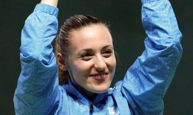 Άννα Κορακάκη: Φωταγωγήθηκε το Πανεπιστήμιο Μακεδονίας για τη χρυσή φοιτήτριά του