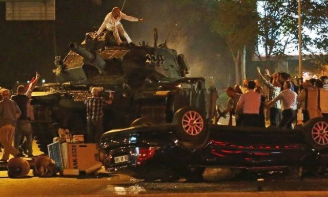 Τουρκία: Χωρίς τέλος οι μαζικές απολύσεις δημοσίων υπαλλήλων για το αποτυχημένο πραξικόπημα