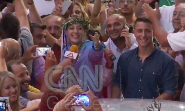 Δράμα: H θριαμβευτική υποδοχή της Άννας Κορακάκη (vid)