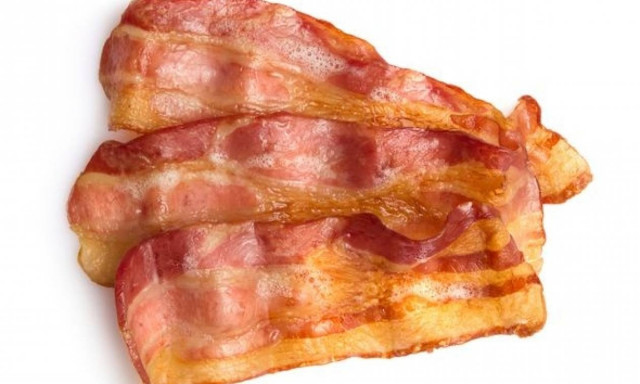 Μετά από αυτές τις φωτογραφίες δεν θα φάτε ποτέ ξανά μπέικον – Τι βρήκαν μέσα σε συσκευασία (photos)
