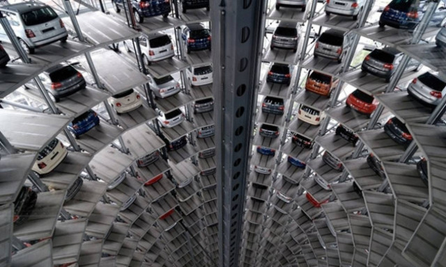 Ακριβό το πάρκινγκ στην Αθήνα, φθηνό στο... Μονακό