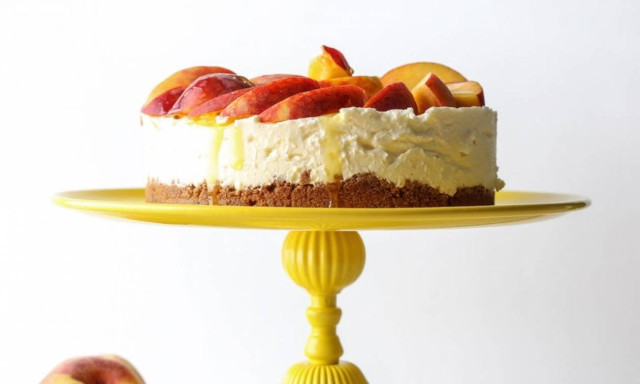 Η Συνταγή του Σαββατοκύριακου: Cheesecake με καλοκαιρινά φρούτα