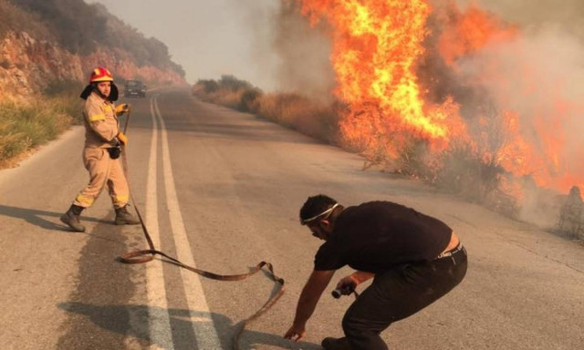 Απελπιστική η κατάσταση στην Εύβοια: Ξέσπασε κι άλλη φωτιά στο Αλιβέρι