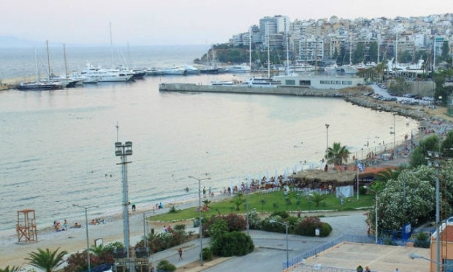 Προσοχή! Αυτές είναι οι ακατάλληλες παραλίες από Πειραιά μέχρι Ελληνικό