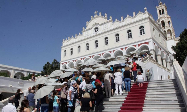 Ποιοι γιορτάζουν σήμερα 15 Αυγούστου