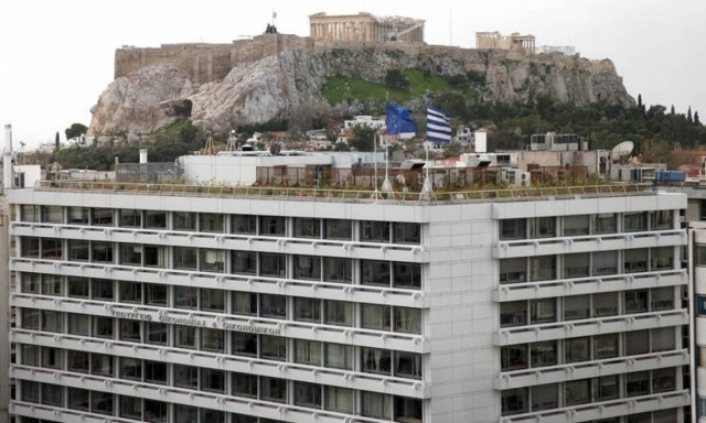 Μαύρη «τρύπα» στα έσοδα του Ιουλίου και «βουτιά» της οικονομίας το επτάμηνο