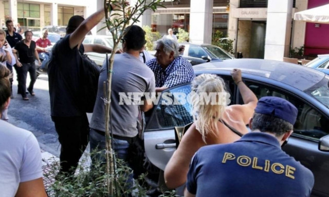 Τραγωδία στην Αίγινα: Προθεσμία για να απολογηθεί την Παρασκευή έλαβε ο 77χρονος (vid)