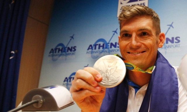 Αυτή είναι η πανέμορφη σύζυγος του Σπύρου Γιαννιώτη (photos)