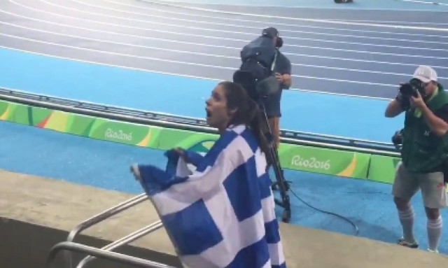 Νέο ΕΠΙΚΟ βίντεο - Η Κατερίνα Στεφανίδη συνειδητοποιεί ότι πήρε το χρυσό και… τρελαίνεται!