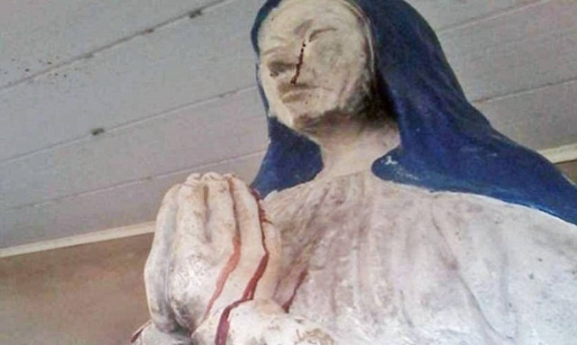 Ανατριχιαστικό βίντεο: Το άγαλμα της Παναγίας που αιμορραγεί από τα μάτια