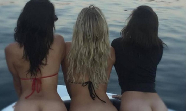 Σάλος: Διάσημη ηθοποιός ανέβασε τα ολόγυμνα οπίσθιά της με φόντο την Πανσέληνο! (photo)