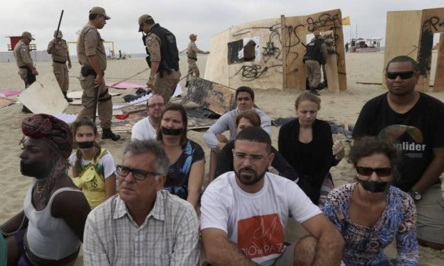 Ολυμπιακοί 2016: Ακτιβιστές έστησαν φαβέλα διαμαρτυρίας