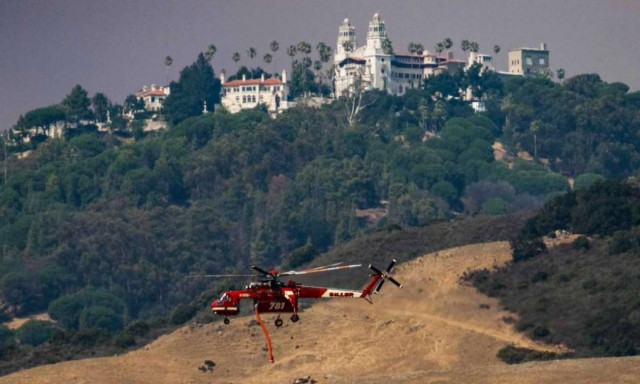 ΗΠΑ: Σε πύρινο κλοιό η Καλιφόρνια - Έκλεισε ο πύργος του θρυλικού Χιρστ (pics)