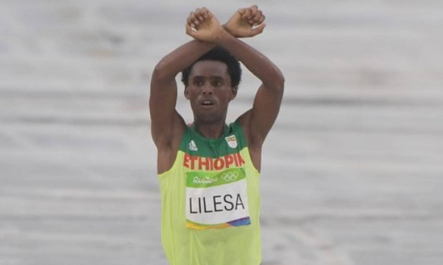 Ρίο 2016: Πήρε ασημένιο μετάλλιο αλλά η διαμαρτυρία του μπορεί να κοστίσει τη ζωή του! (vid)