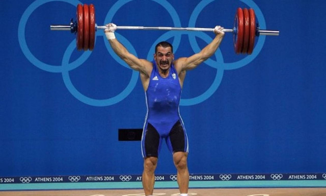 Σκληρή απάντηση της Ομοσπονδίας Άρσης Βαρών στην «Αυγή» για τον Πύρρο Δήμα