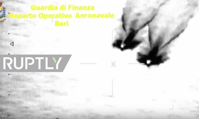 Κινηματογραφική καταδίωξη εμπόρων ναρκωτικών στη θάλασσα! (vid)