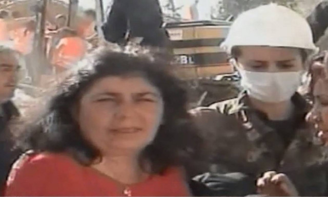 Η συγκλονιστική μαρτυρία της μάνας του Βασίλη που σκοτώθηκε στον σεισμό της Λ΄Άκουιλα (vid)