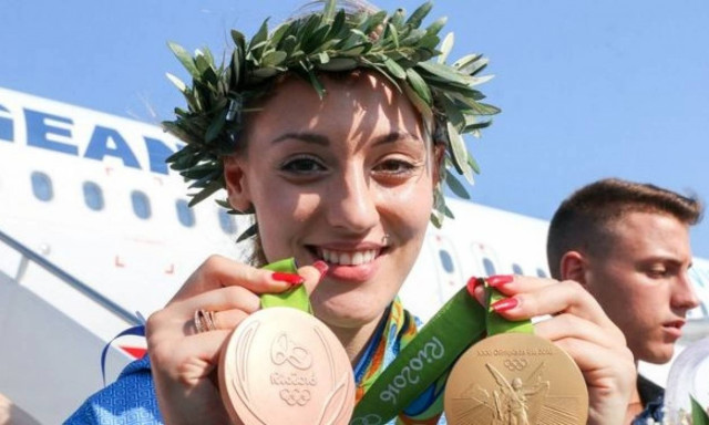 Απίστευτο: Δείτε γιατί δεν κάλεσαν την Άννα Κορακάκη στο Προεδρικό Μέγαρο