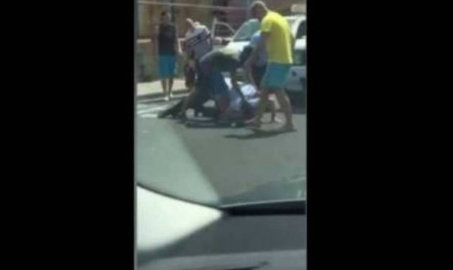 Πολύ ξύλο από ταξιτζήδες με έπαθλο κούρσα 92 ευρώ! (video)