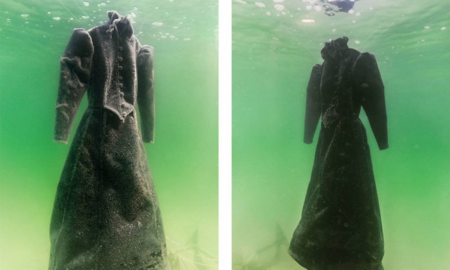 Άφησε ένα φόρεμα στη Νεκρά Θάλασσα για δύο χρόνια και μεταμορφώθηκε σε κρυστάλλινο αριστούργημα