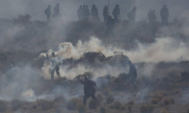 Βολιβία: Απεργοί ξυλοκόπησαν μέχρι θανάτου τον αναπληρωτή υπουργό Εσωτερικών (Pics & Vid)