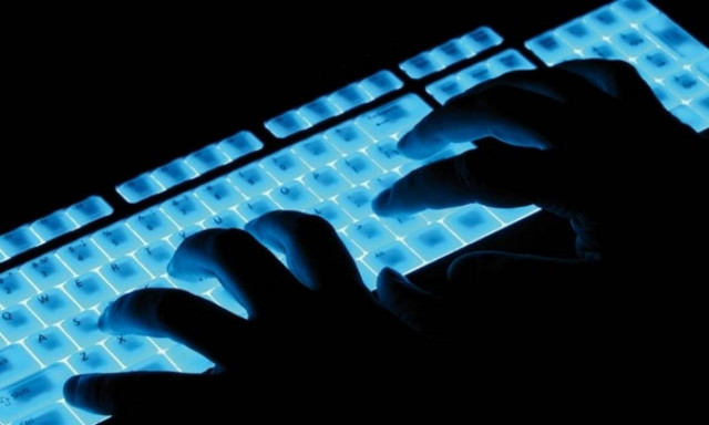 Φρίκη στην Αθήνα – Παιδεραστής «μοίραζε» μέσω Διαδικτύου σκληρό υλικό πορνογραφίας με παιδιά