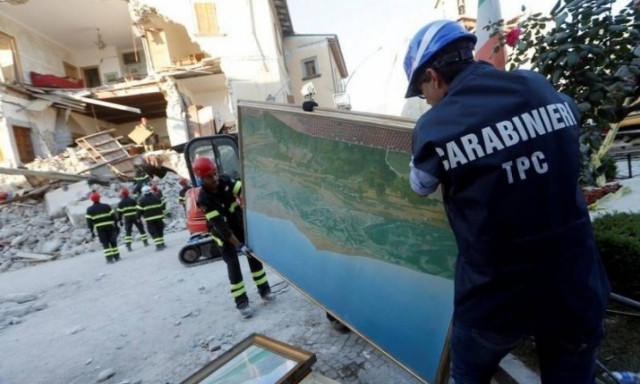 Τρόμος ξανά στην Iταλία: Μετασεισμοί προκάλεσαν κατάρρευση πτέρυγας δημοτικού σχολείου