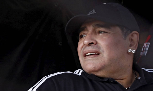 Μπλεξίματα για τον Μαραντόνα: Τον τσάκωσαν με πλαστό διαβατήριο!